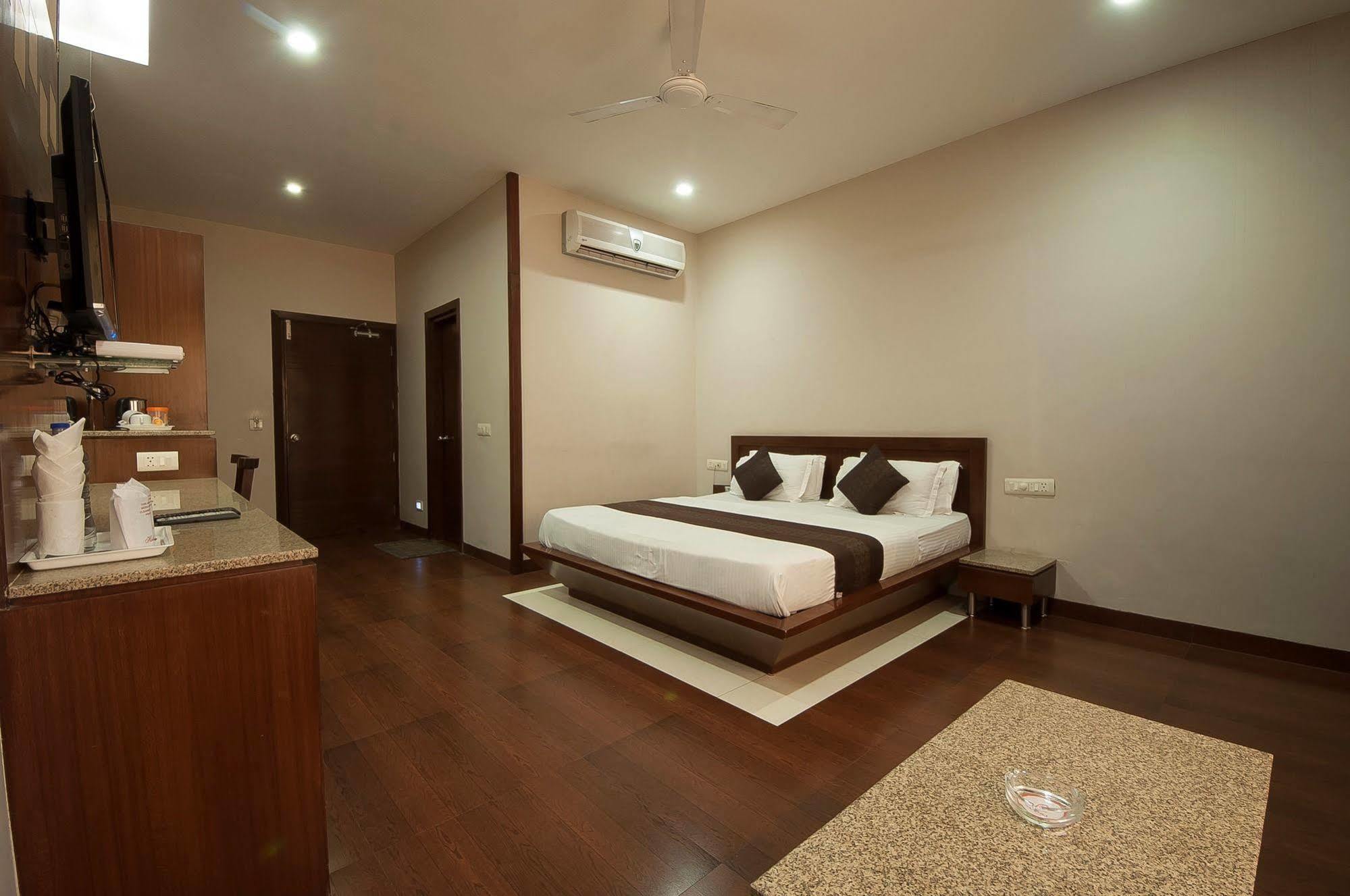 Fabhotel Basera Amritsar Eksteriør bilde