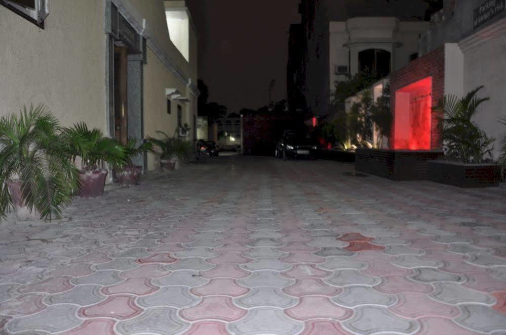 Fabhotel Basera Amritsar Eksteriør bilde